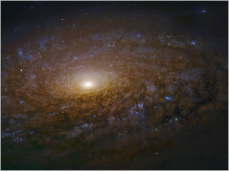 NGC3521-Hubble (107K)