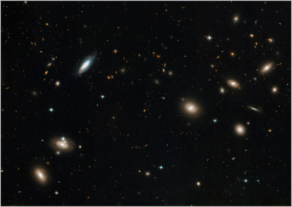 coma galaxy cluster-hubble-sm (83K)