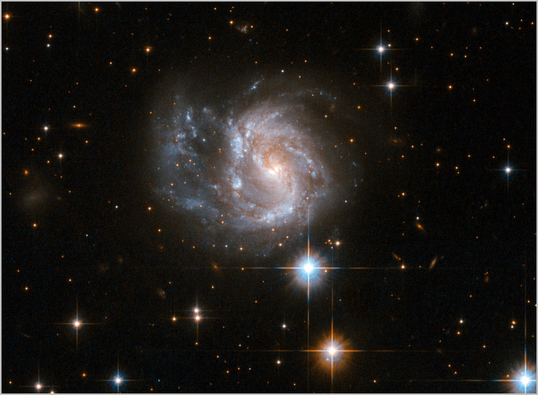 vulpecula-IRAS 20351-hubble-cr (141K)